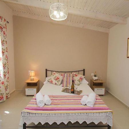 Kouros Resort Kalamaki  Bagian luar foto