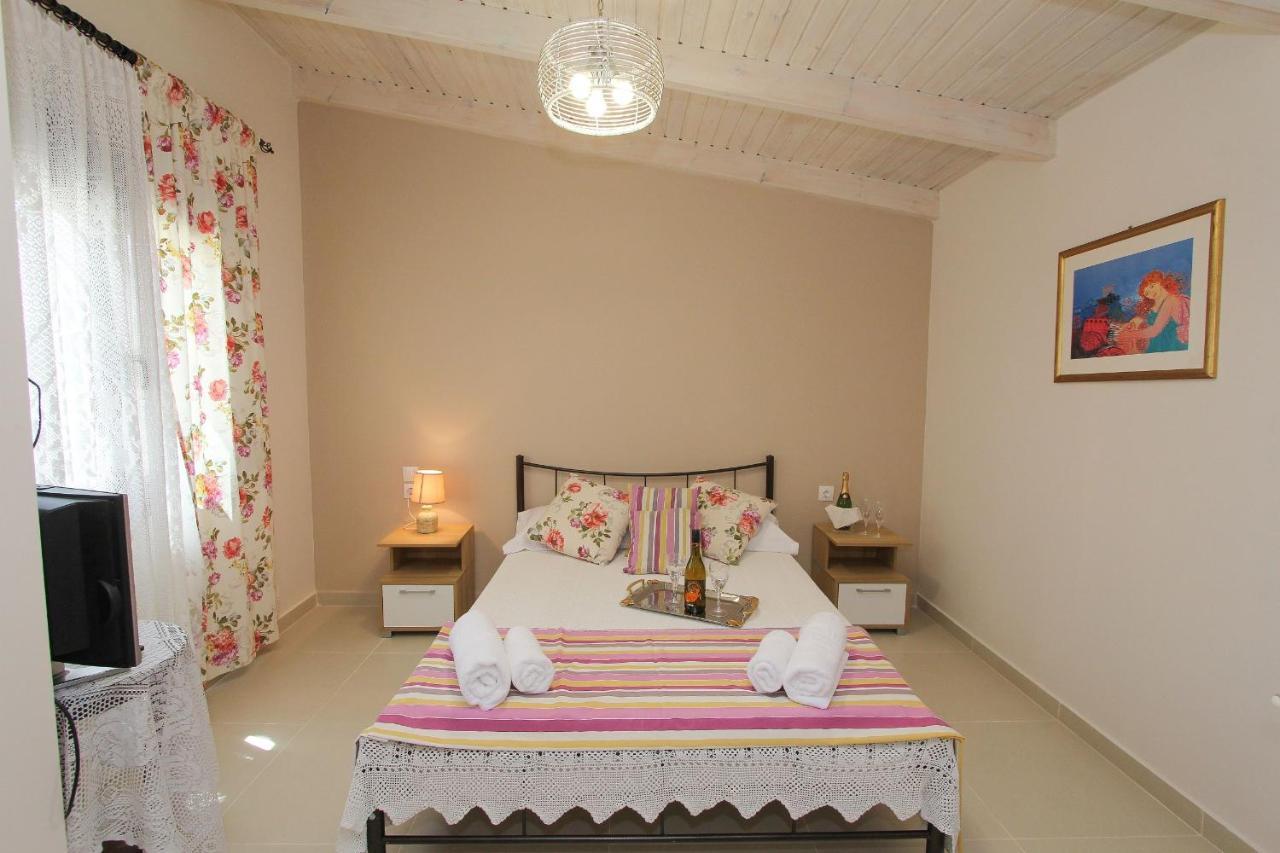 Kouros Resort Kalamaki  Bagian luar foto