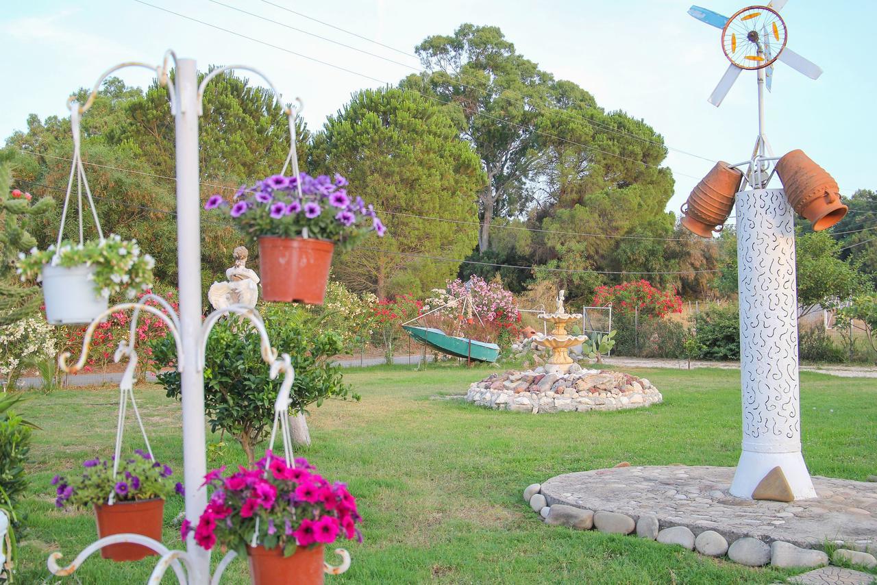 Kouros Resort Kalamaki  Bagian luar foto