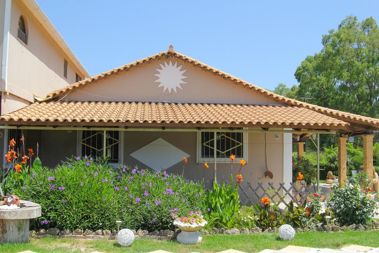 Kouros Resort Kalamaki  Bagian luar foto